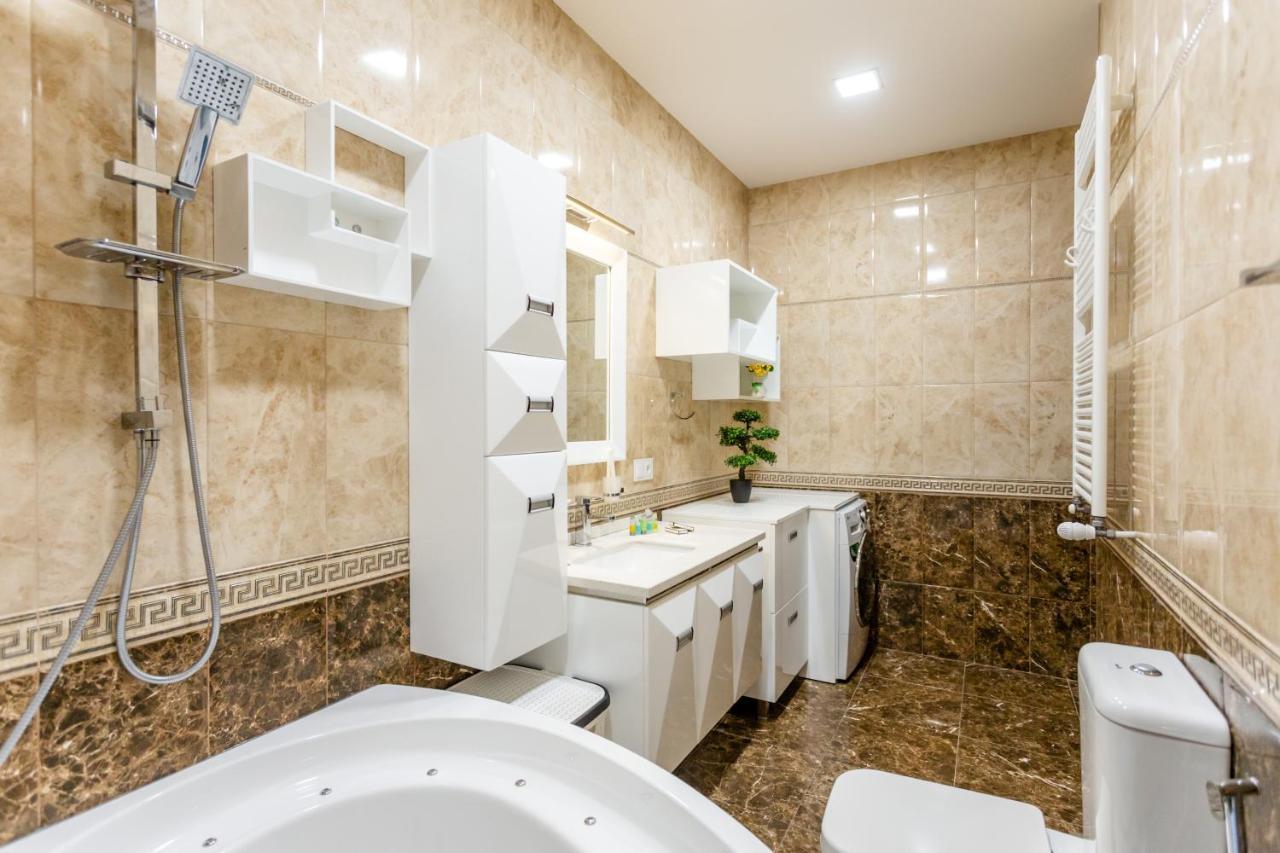Central Cozy 3Bd-2Bath Apartment Tbilisi Exterior foto
