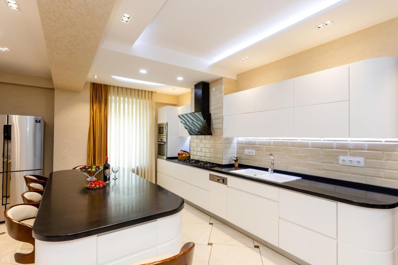 Central Cozy 3Bd-2Bath Apartment Tbilisi Exterior foto